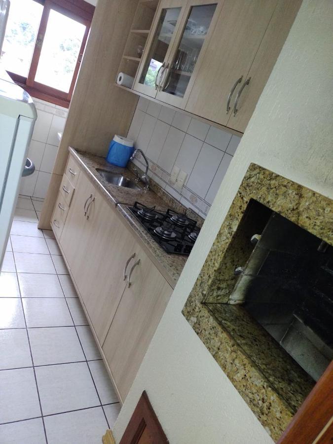 Apartamento Ensolarado No Centro De Gramado Apartment Exterior photo