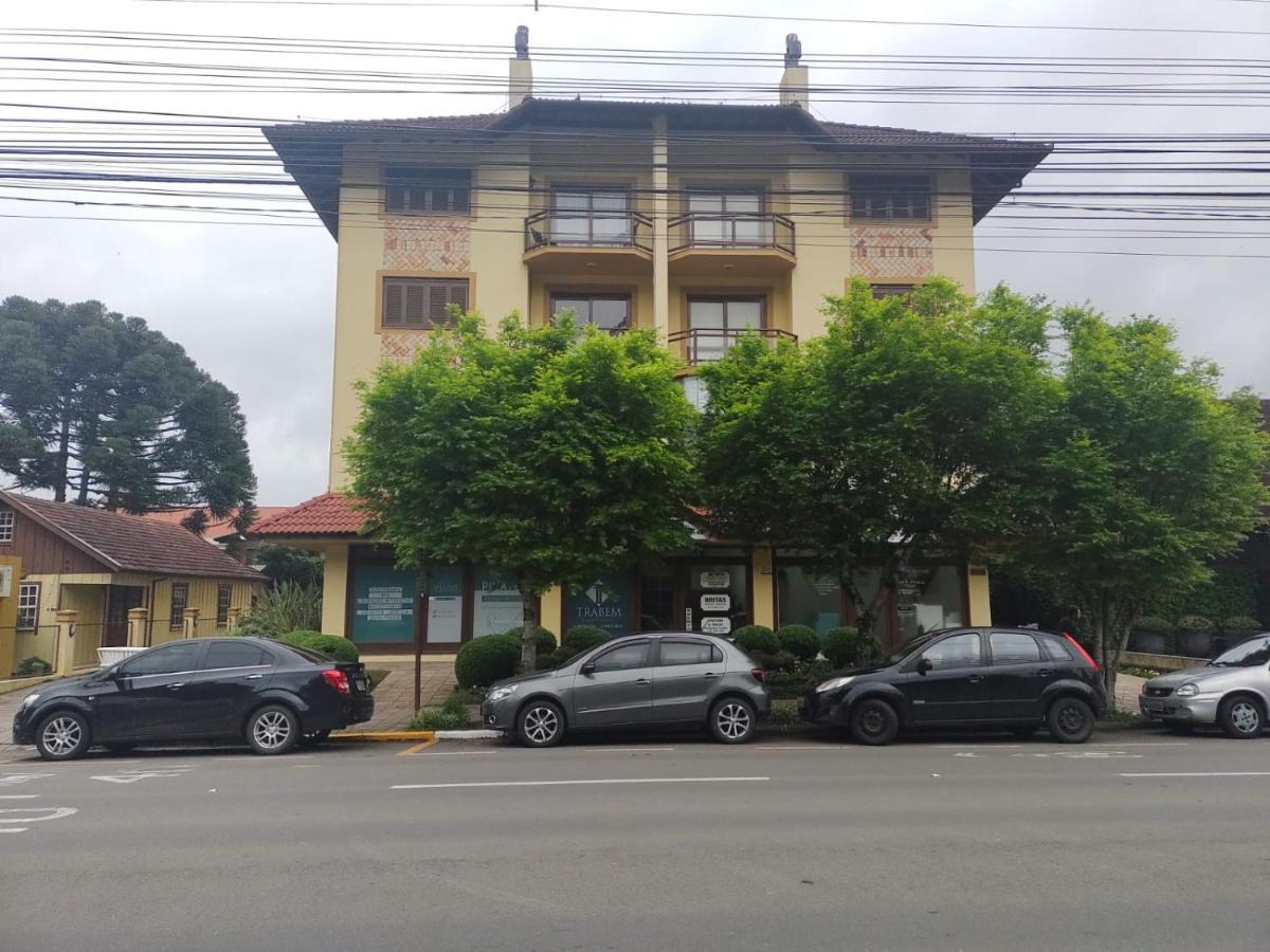 Apartamento Ensolarado No Centro De Gramado Apartment Exterior photo
