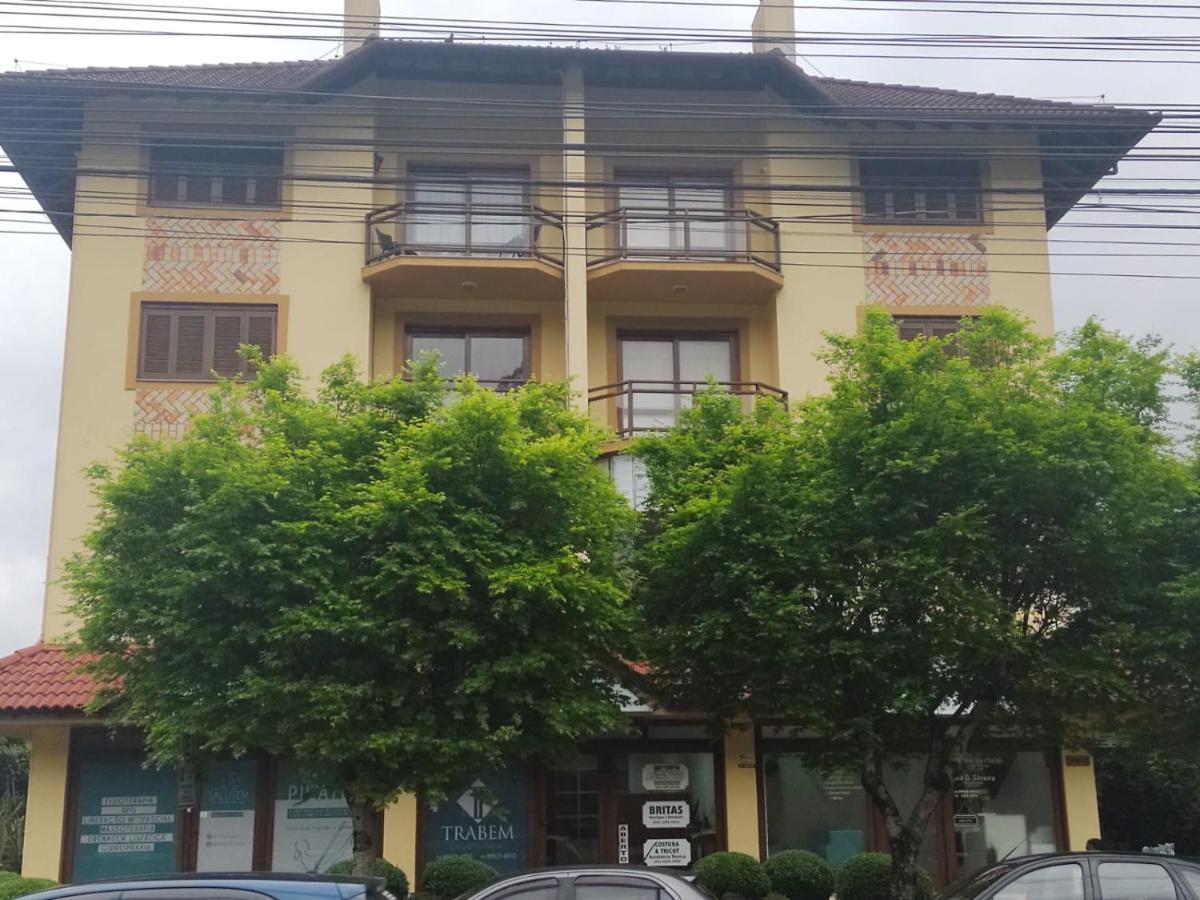 Apartamento Ensolarado No Centro De Gramado Apartment Exterior photo