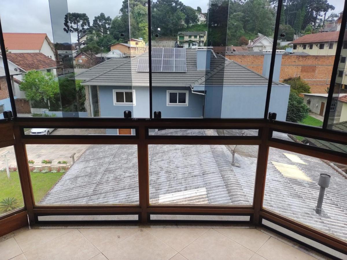 Apartamento Ensolarado No Centro De Gramado Apartment Exterior photo